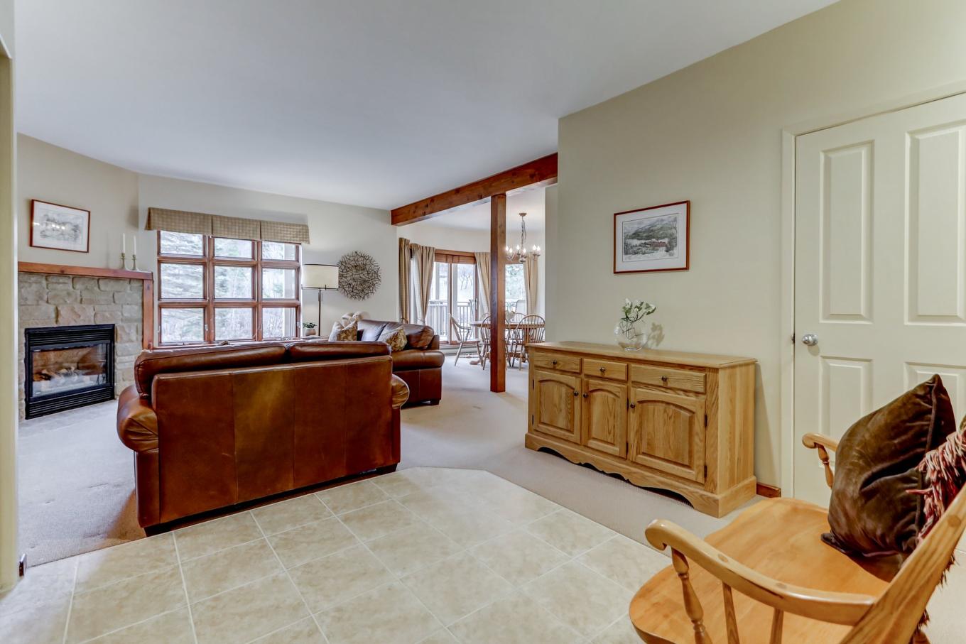 Living room - 2-107 Ch. De L'Érablière, Mont-Tremblant, QC - Indoor Photo Showing Living Room With Fireplace