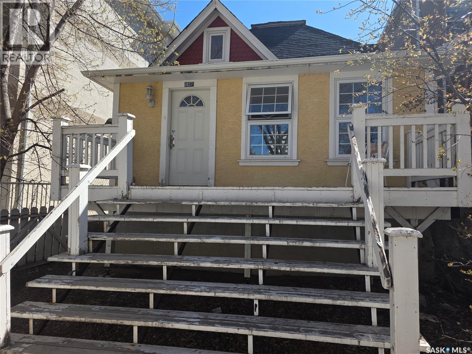 1937 Halifax Street, Regina, SK - Outdoor