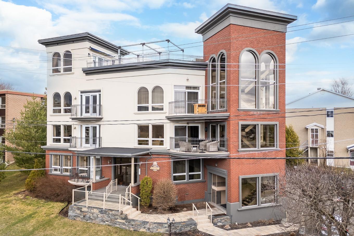 Frontage - 4-300 Rue Du Moulin, Magog, QC - Outdoor