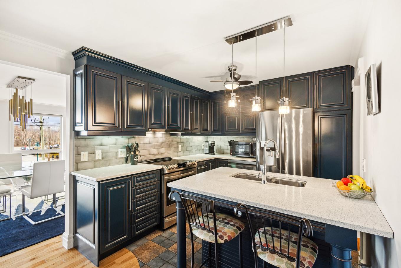 Kitchen - 4-300 Rue Du Moulin, Magog, QC - Indoor Photo Showing Kitchen With Double Sink With Upgraded Kitchen