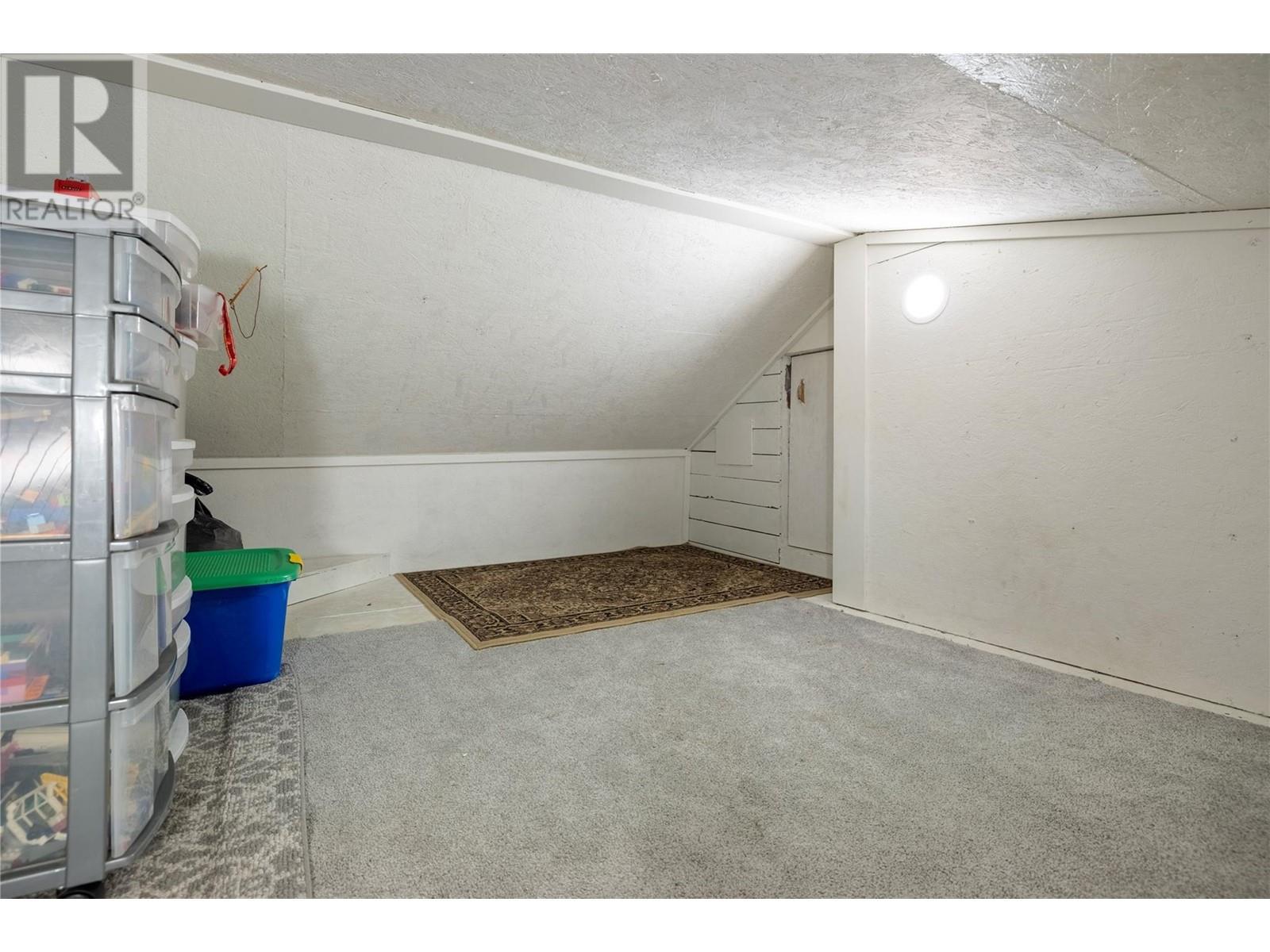 Loft area for storage or kids to play - 6740 Highway 97A Highway, Grindrod, BC - Indoor