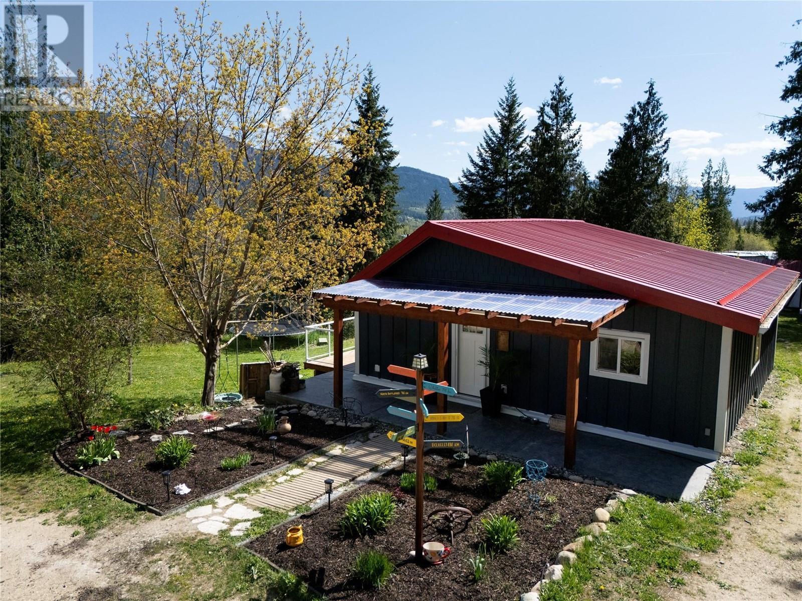 6740 Highway 97A Highway, Grindrod, BC - Outdoor