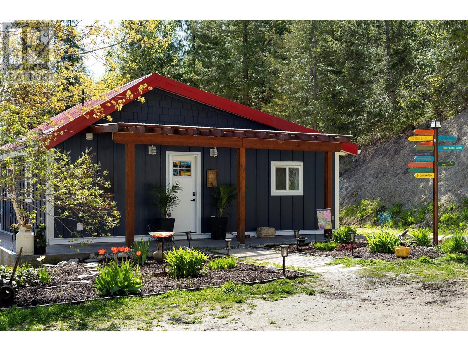 6740 Highway 97A Highway, Grindrod, BC - Outdoor