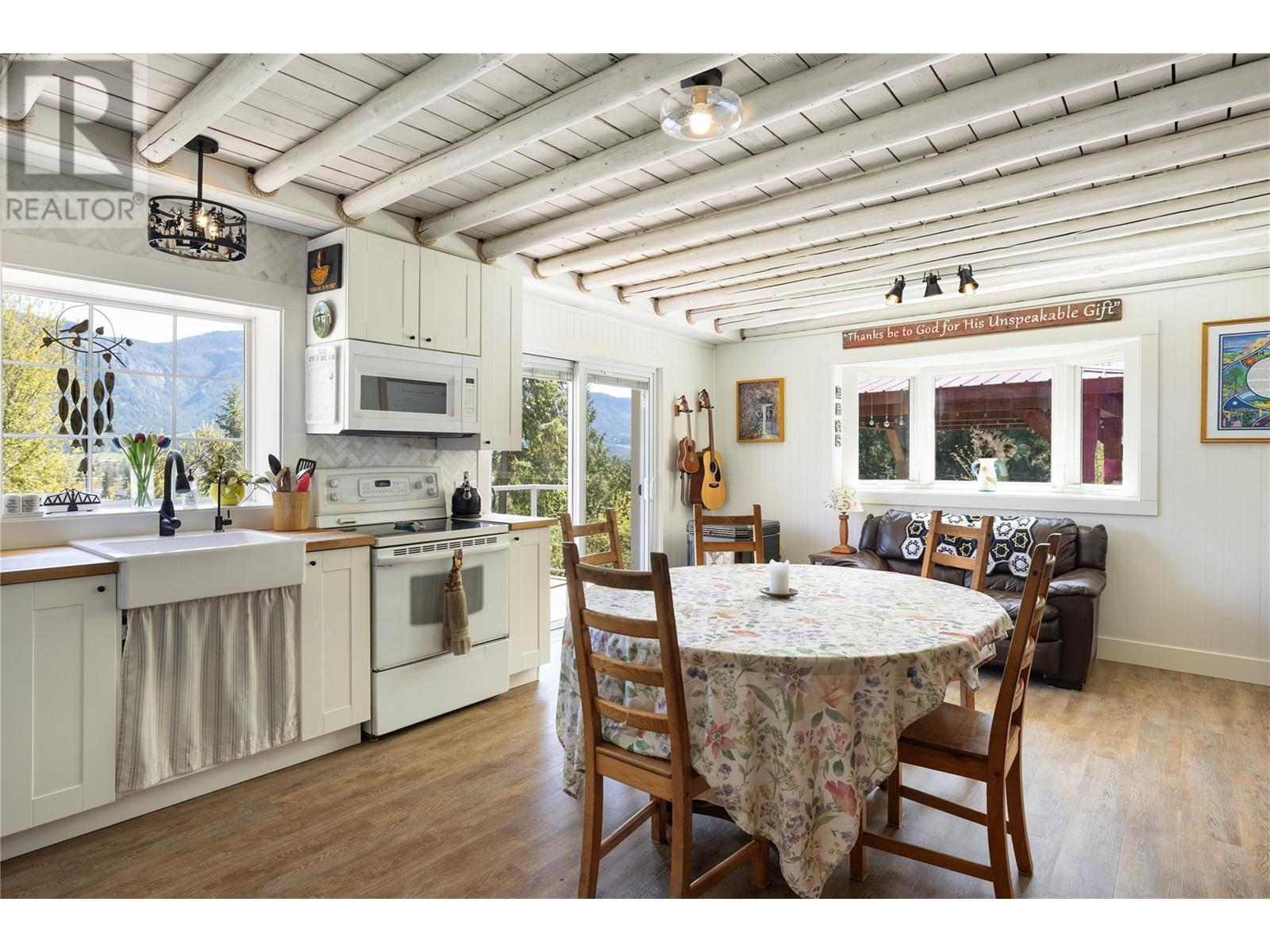 6740 Highway 97A Highway, Grindrod, BC - Indoor