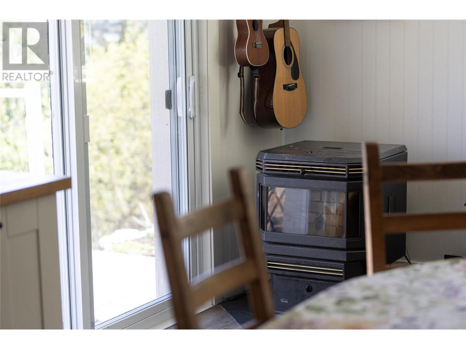 6740 Highway 97A Highway, Grindrod, BC - Indoor