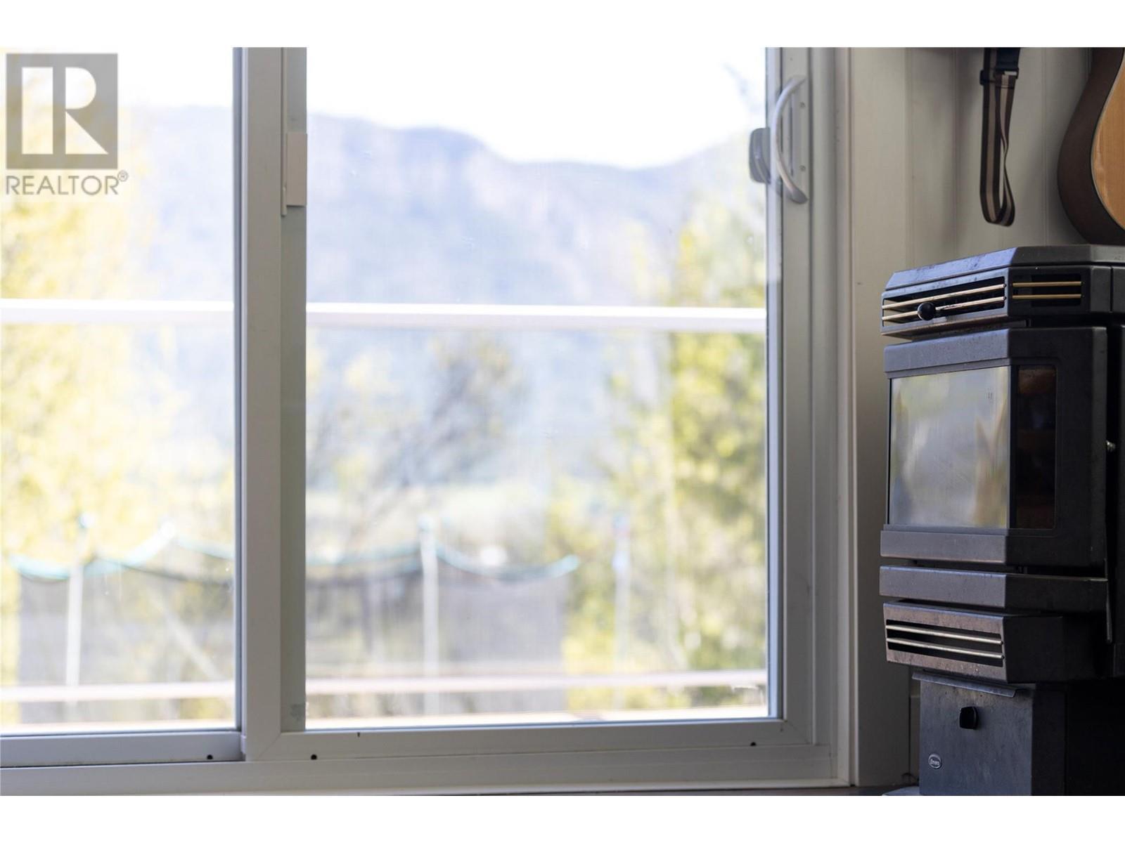 6740 Highway 97A Highway, Grindrod, BC - Indoor Photo Showing Other Room