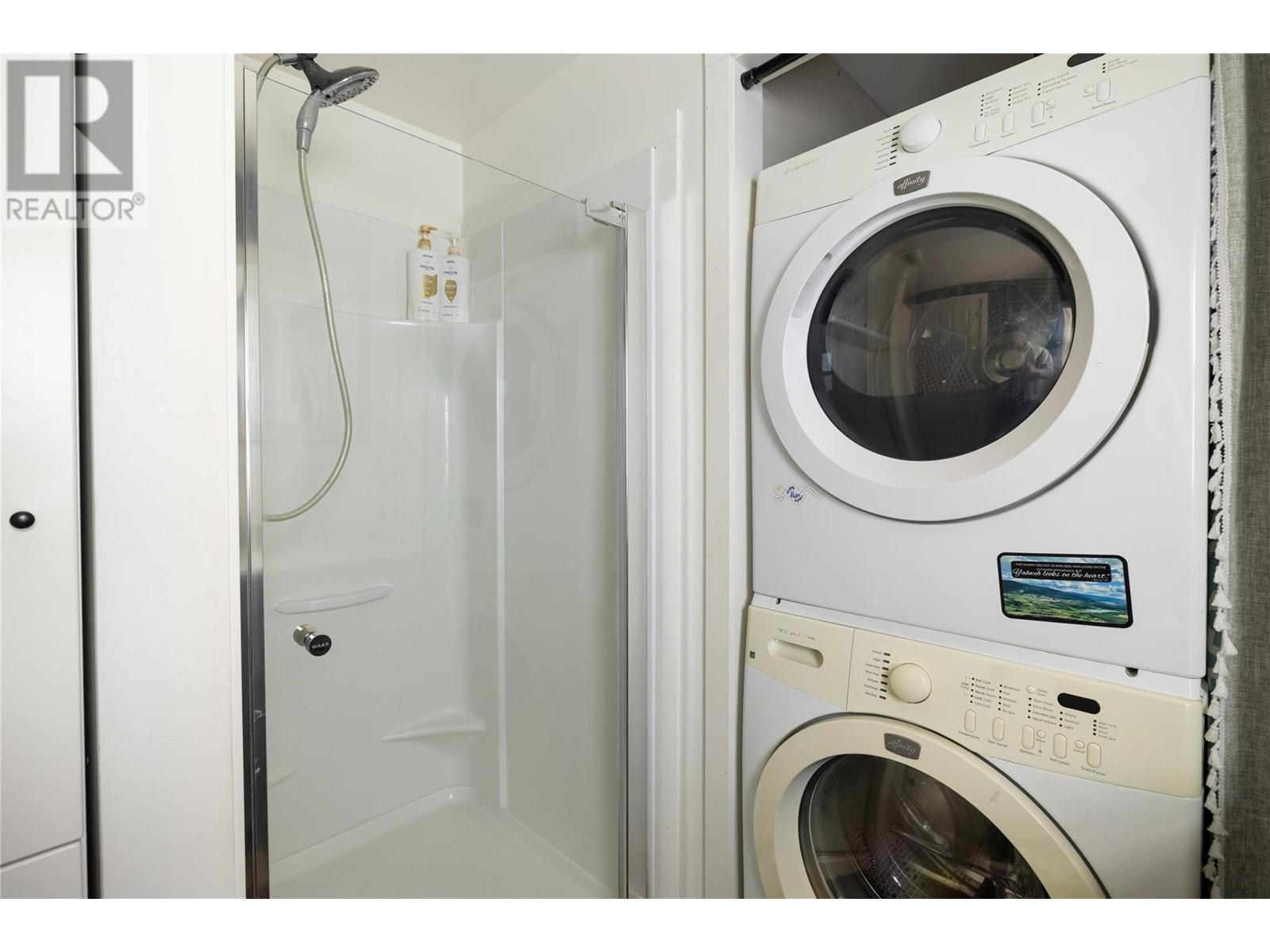 6740 Highway 97A Highway, Grindrod, BC - Indoor Photo Showing Laundry Room