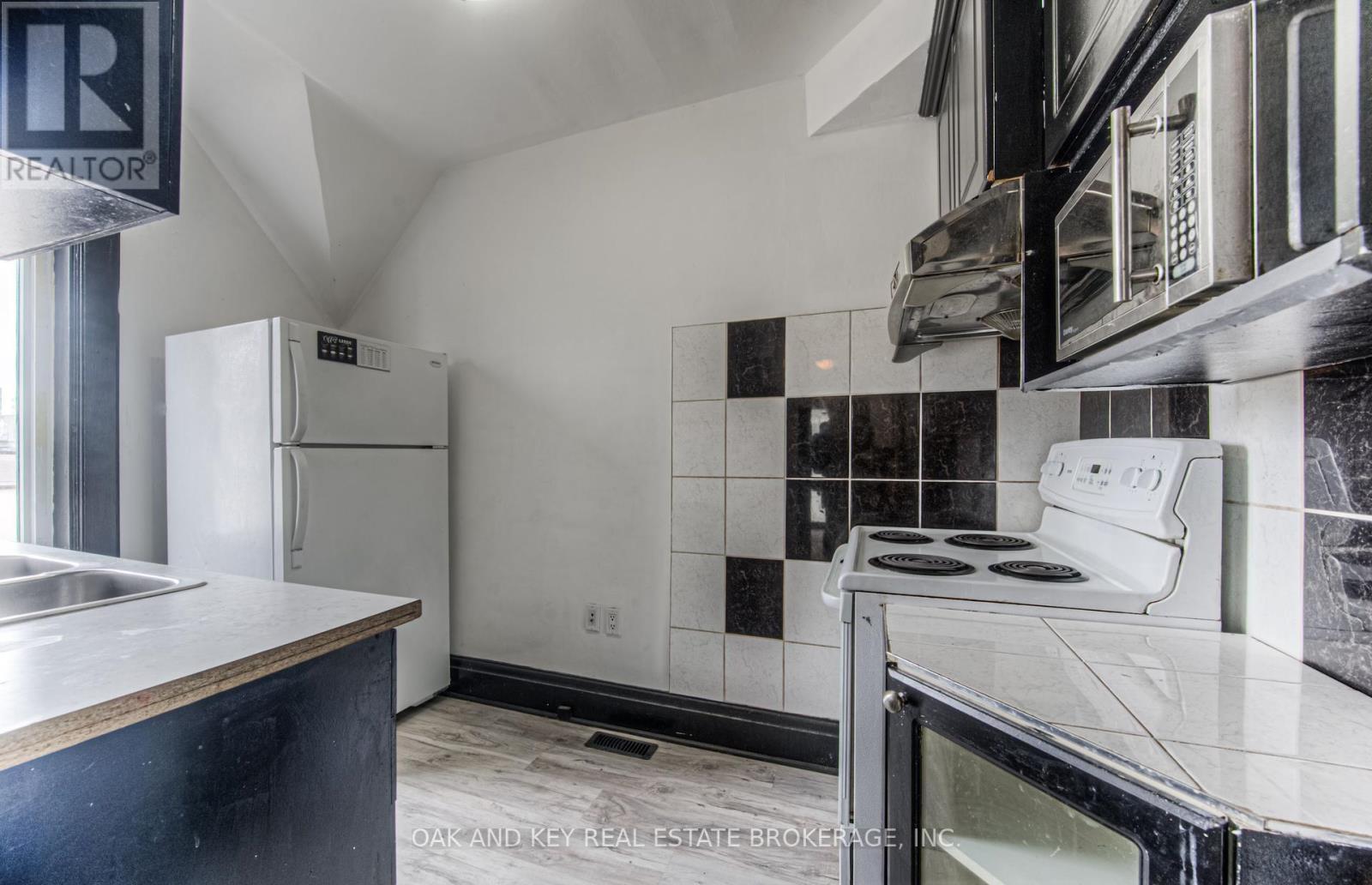 496 King Street E, Kitchener, ON