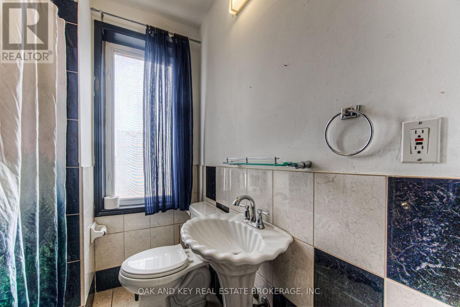 496 King Street E, Kitchener, ON