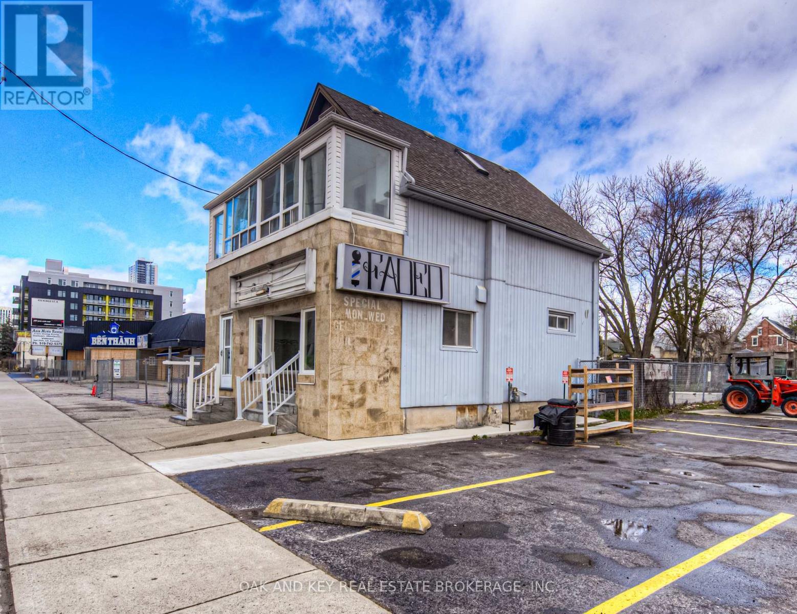 496 King Street E, Kitchener, ON