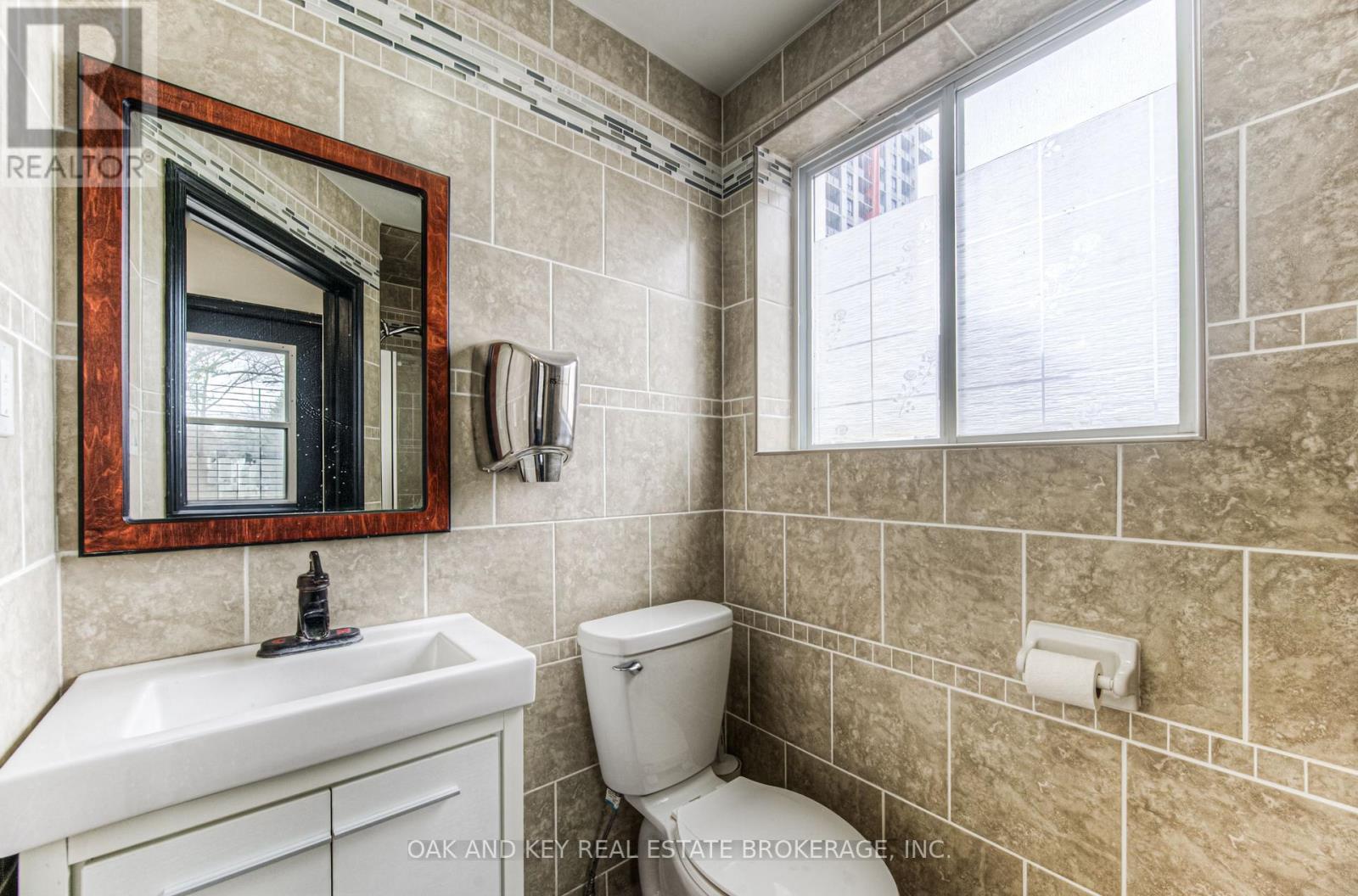 496 King Street E, Kitchener, ON