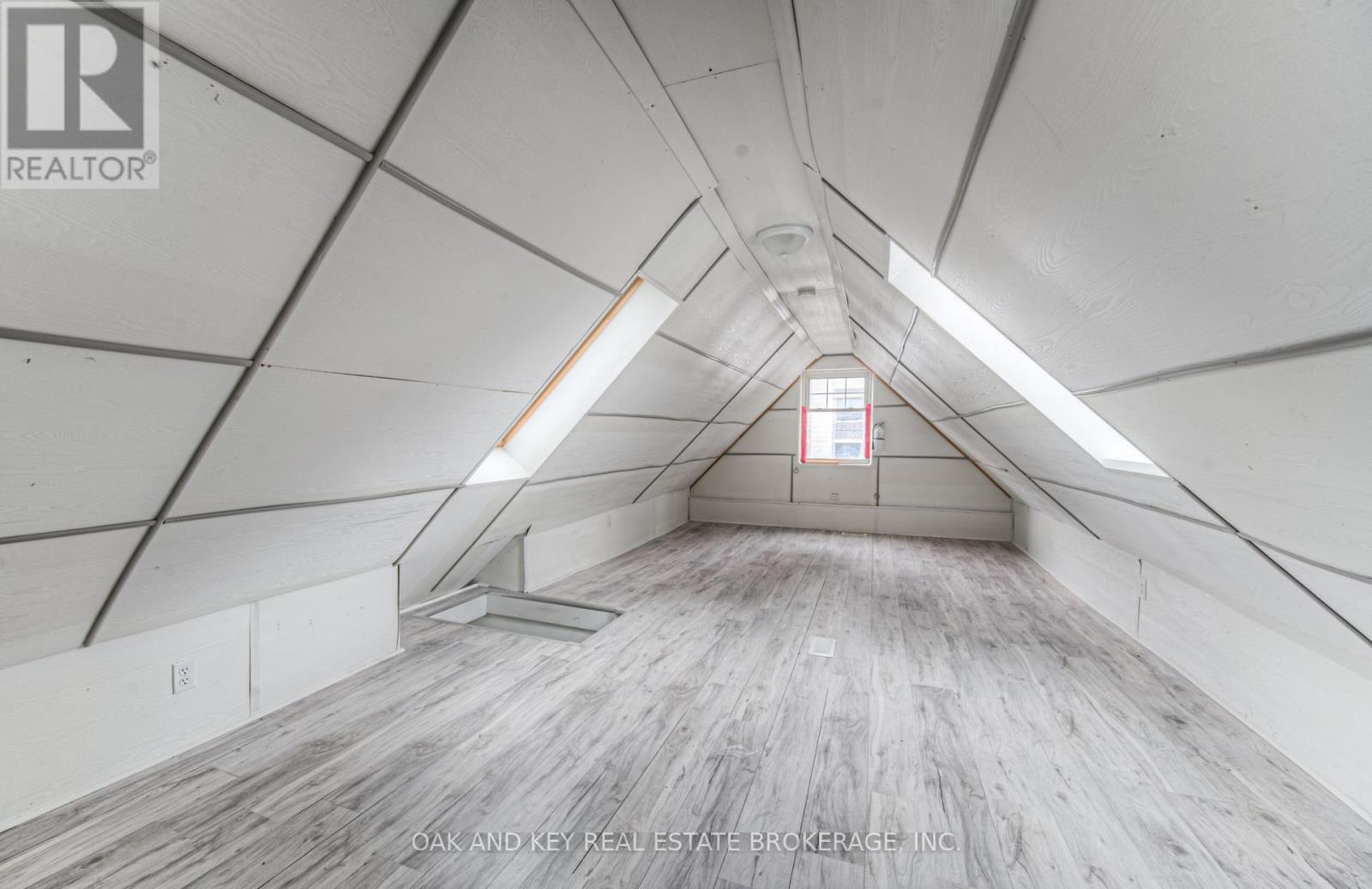 496 King Street E, Kitchener, ON