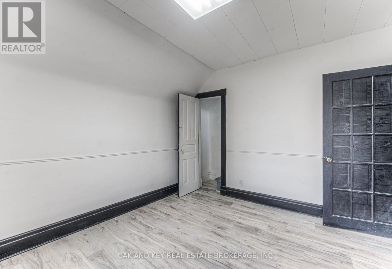 496 King Street E, Kitchener, ON