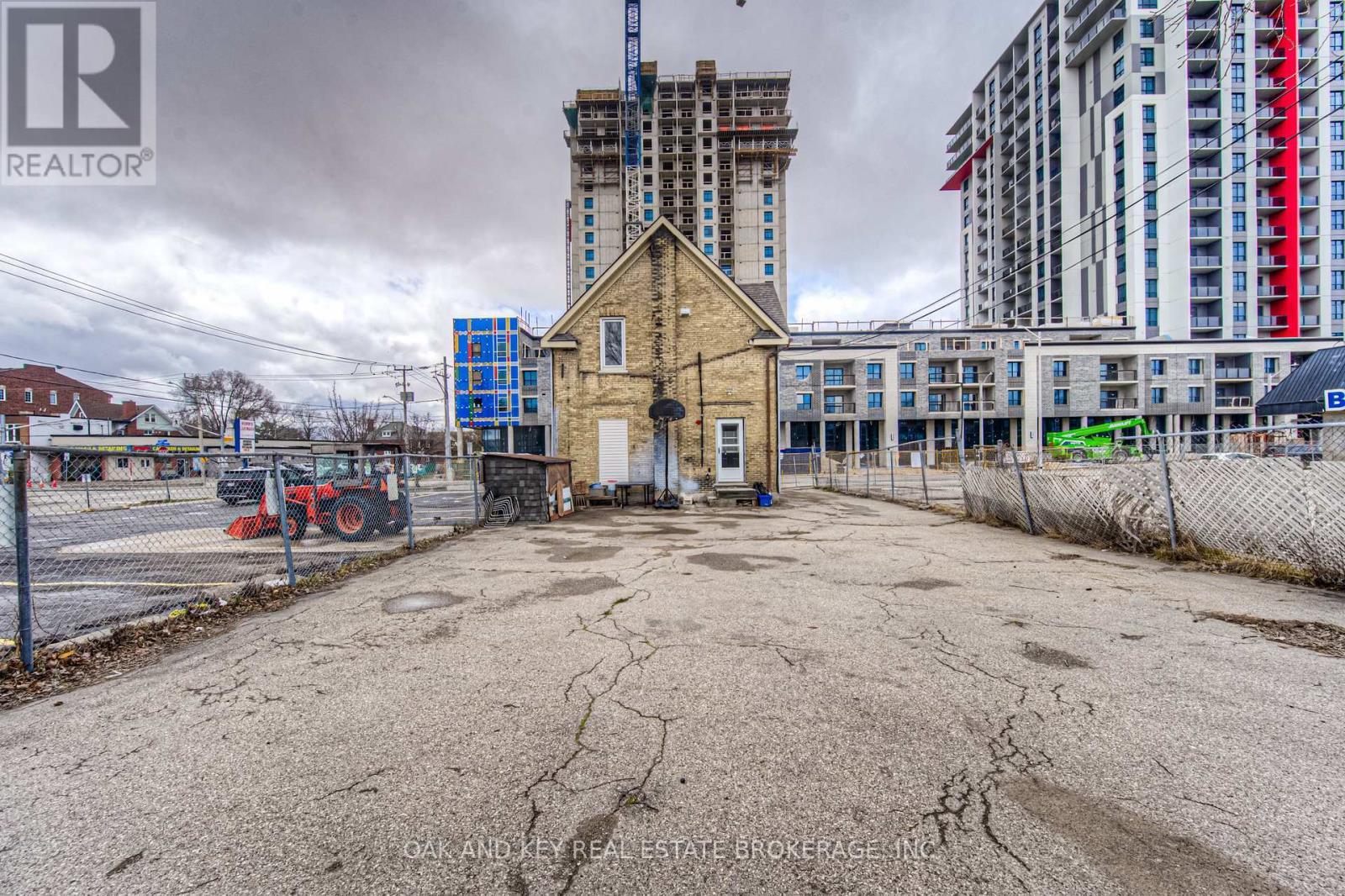 496 King Street E, Kitchener, ON