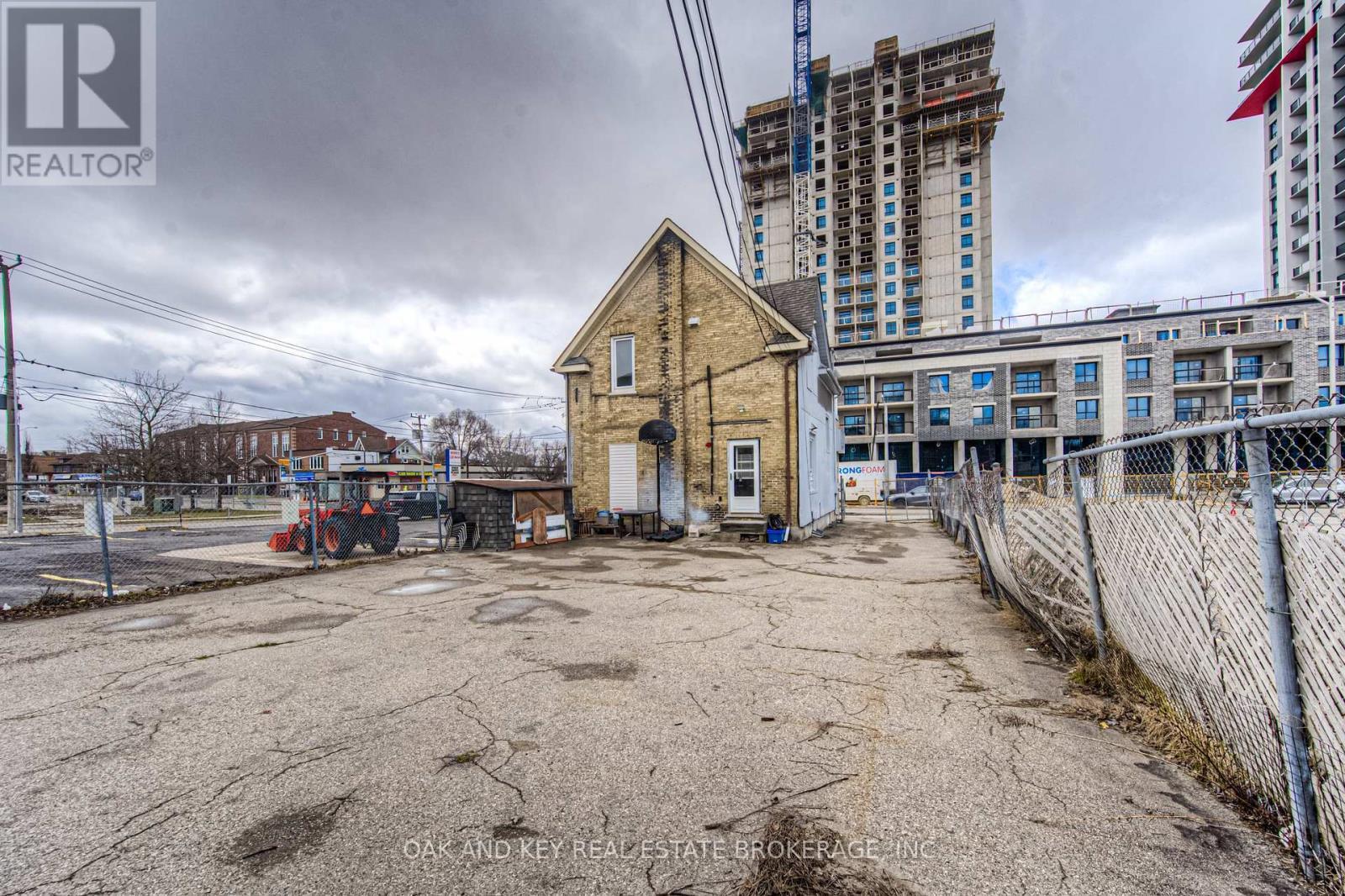496 King Street E, Kitchener, ON