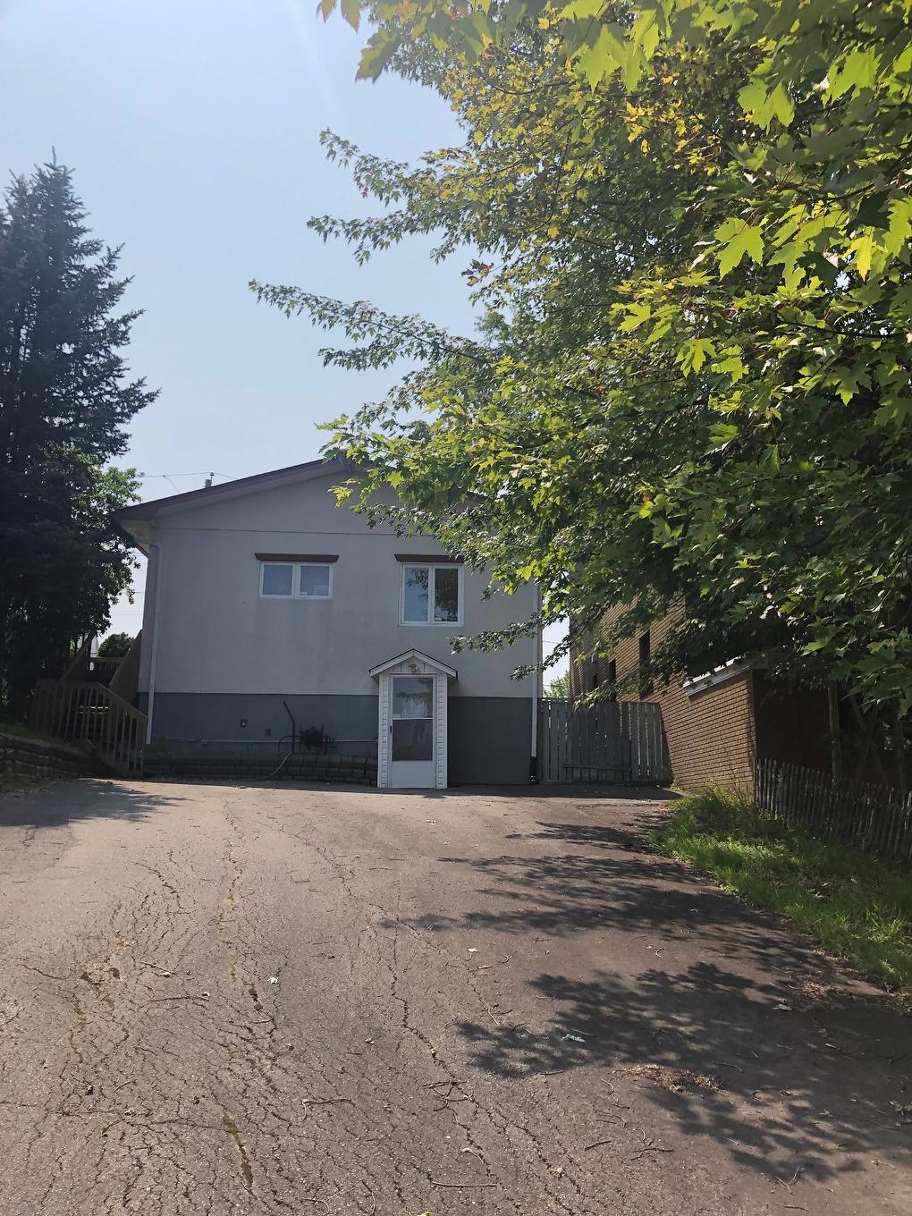 Back facade - 158 Rue Perreault O., Rouyn-Noranda, QC - Outdoor