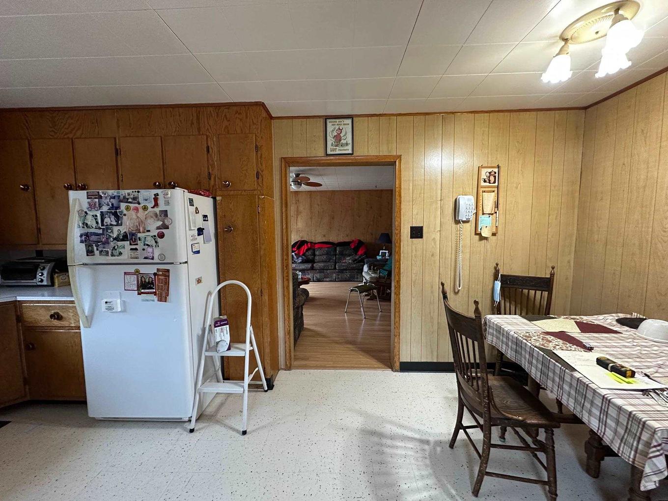 105 Columbia Street, Schreiber, ON - Indoor