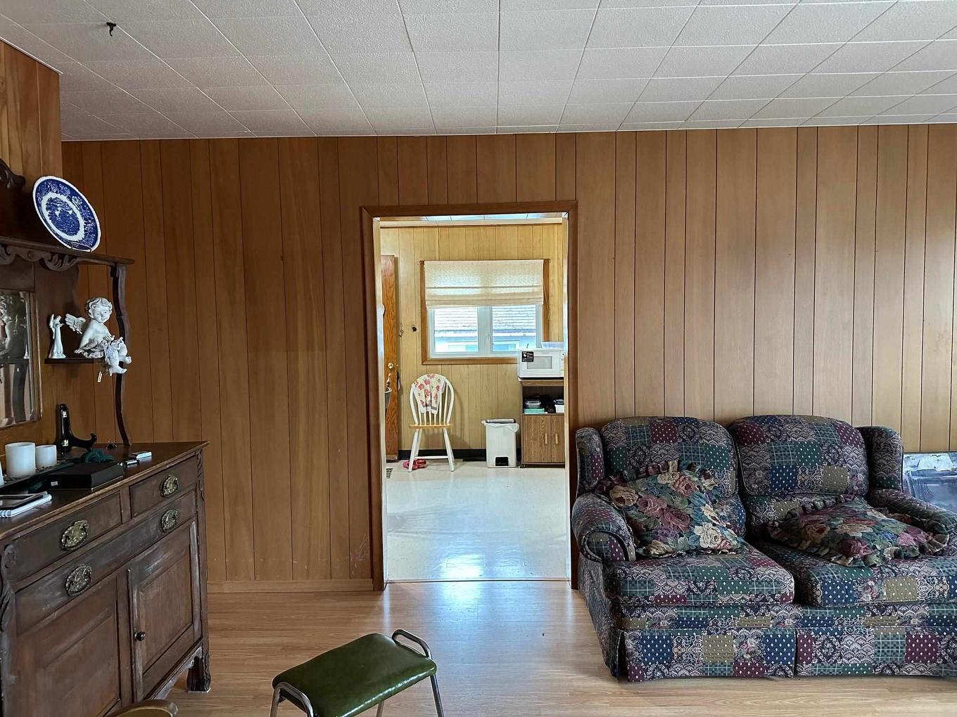 105 Columbia Street, Schreiber, ON - Indoor