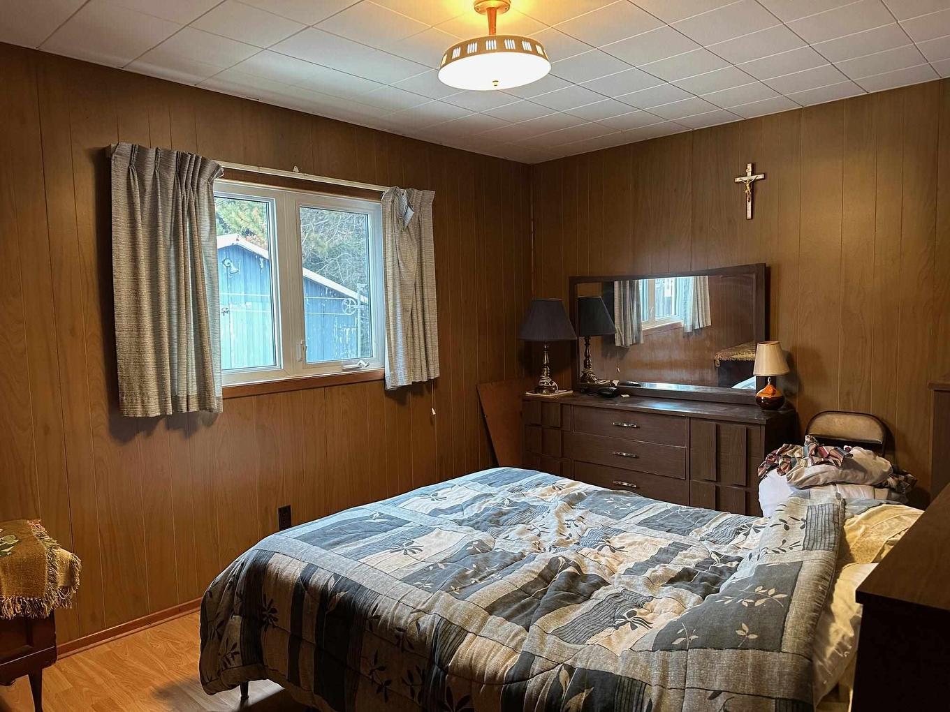 105 Columbia Street, Schreiber, ON - Indoor Photo Showing Bedroom