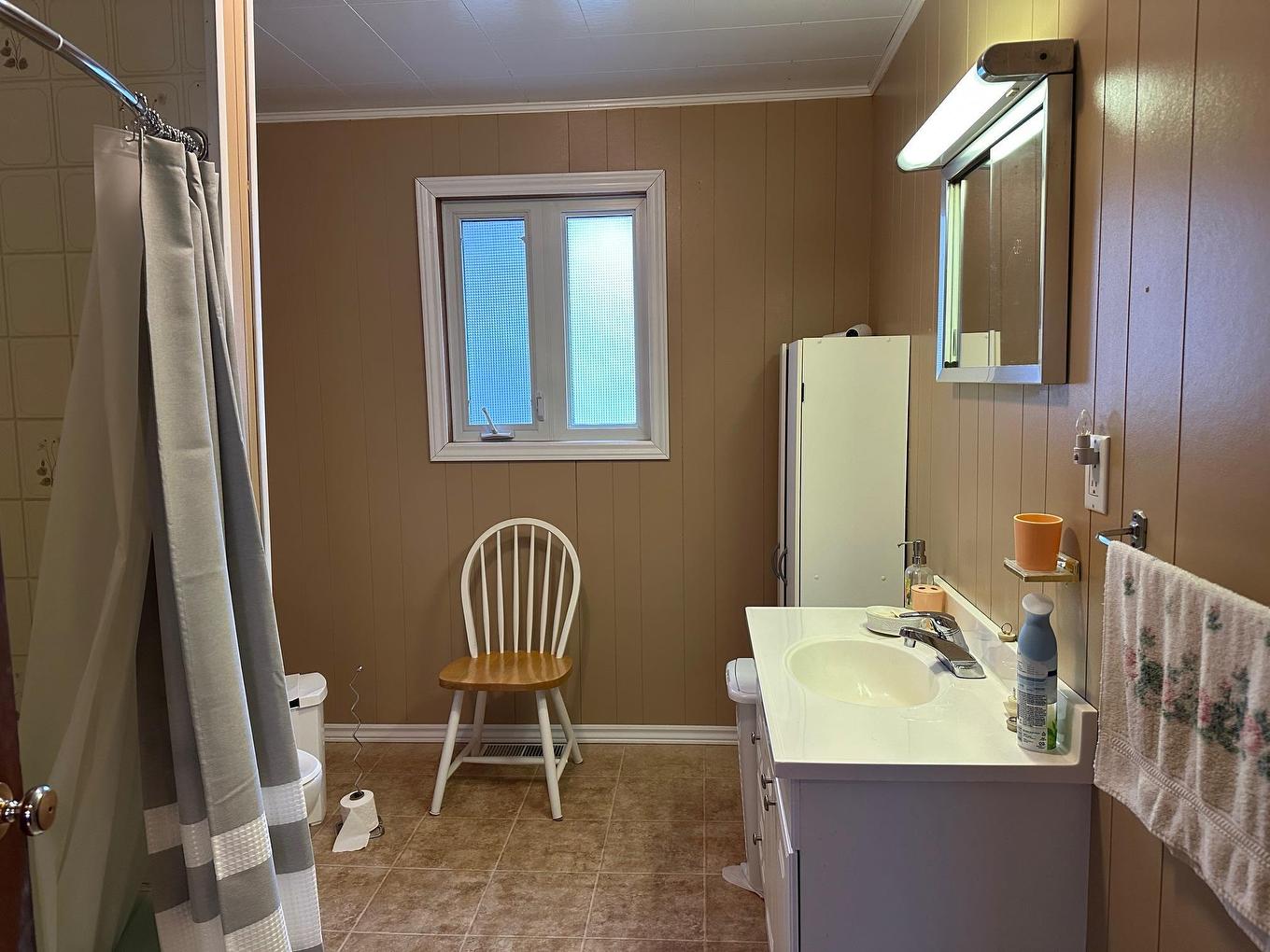 105 Columbia Street, Schreiber, ON - Indoor Photo Showing Bathroom