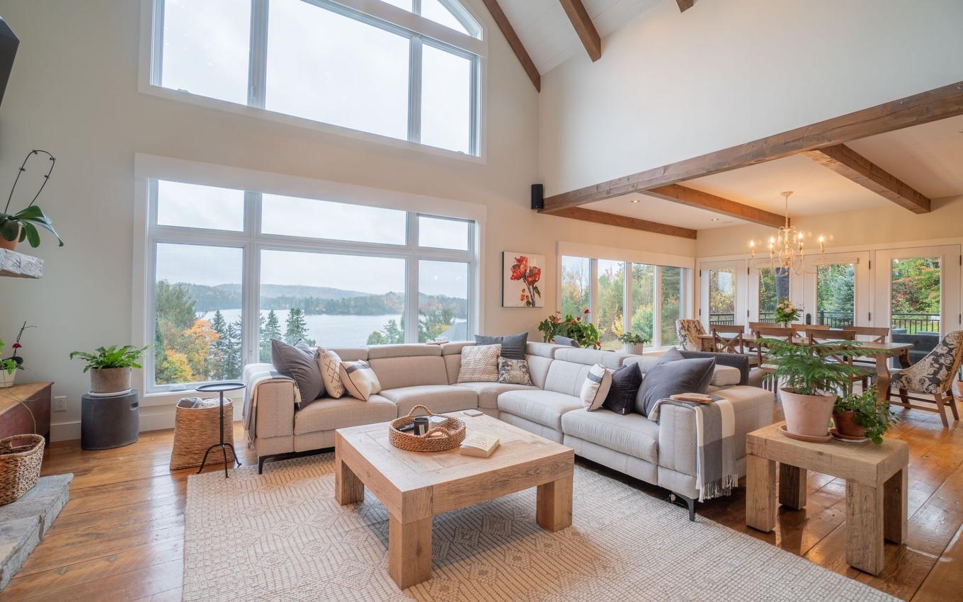 Living room - 5 Rue Champoux, Sainte-Béatrix, QC - Indoor Photo Showing Living Room