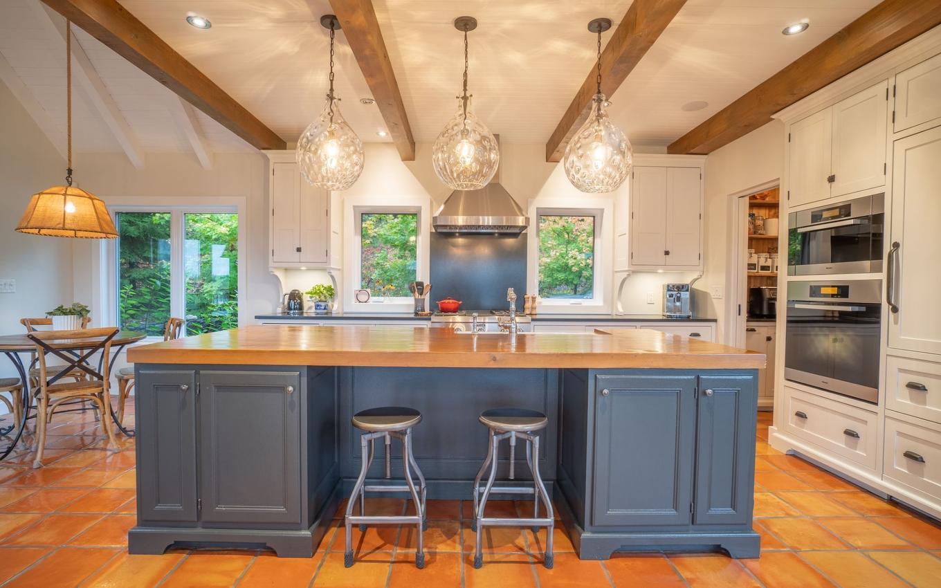 Kitchen - 5 Rue Champoux, Sainte-Béatrix, QC - Indoor Photo Showing Kitchen With Upgraded Kitchen