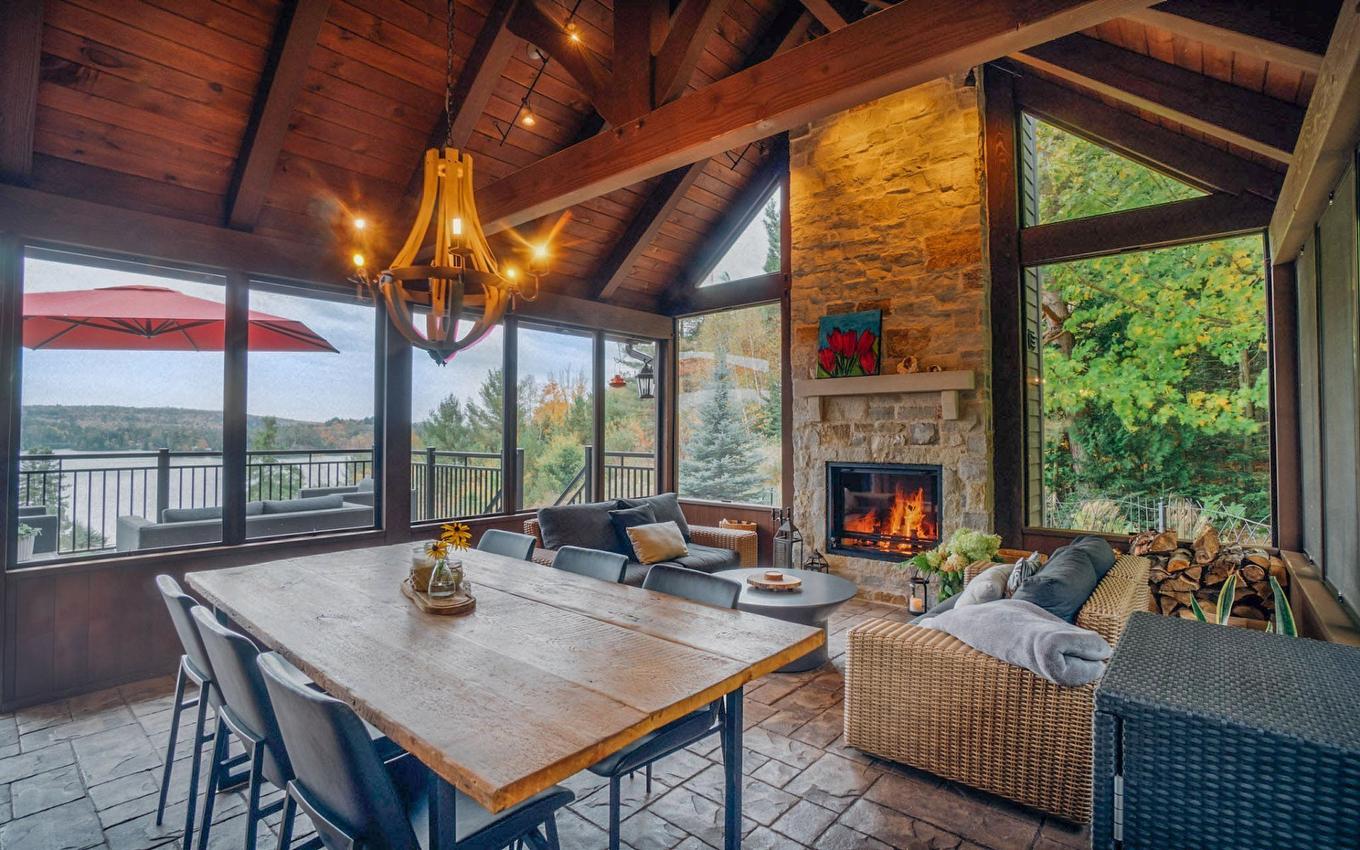 Solarium/Sunroom - 5 Rue Champoux, Sainte-Béatrix, QC - With Fireplace