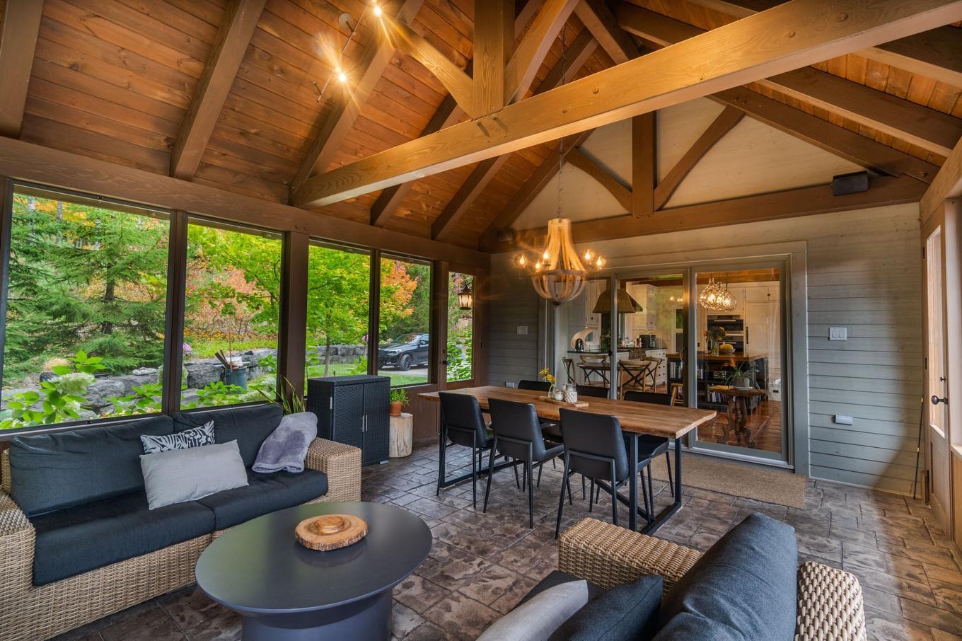 Solarium/Sunroom - 5 Rue Champoux, Sainte-Béatrix, QC - Indoor Photo Showing Living Room