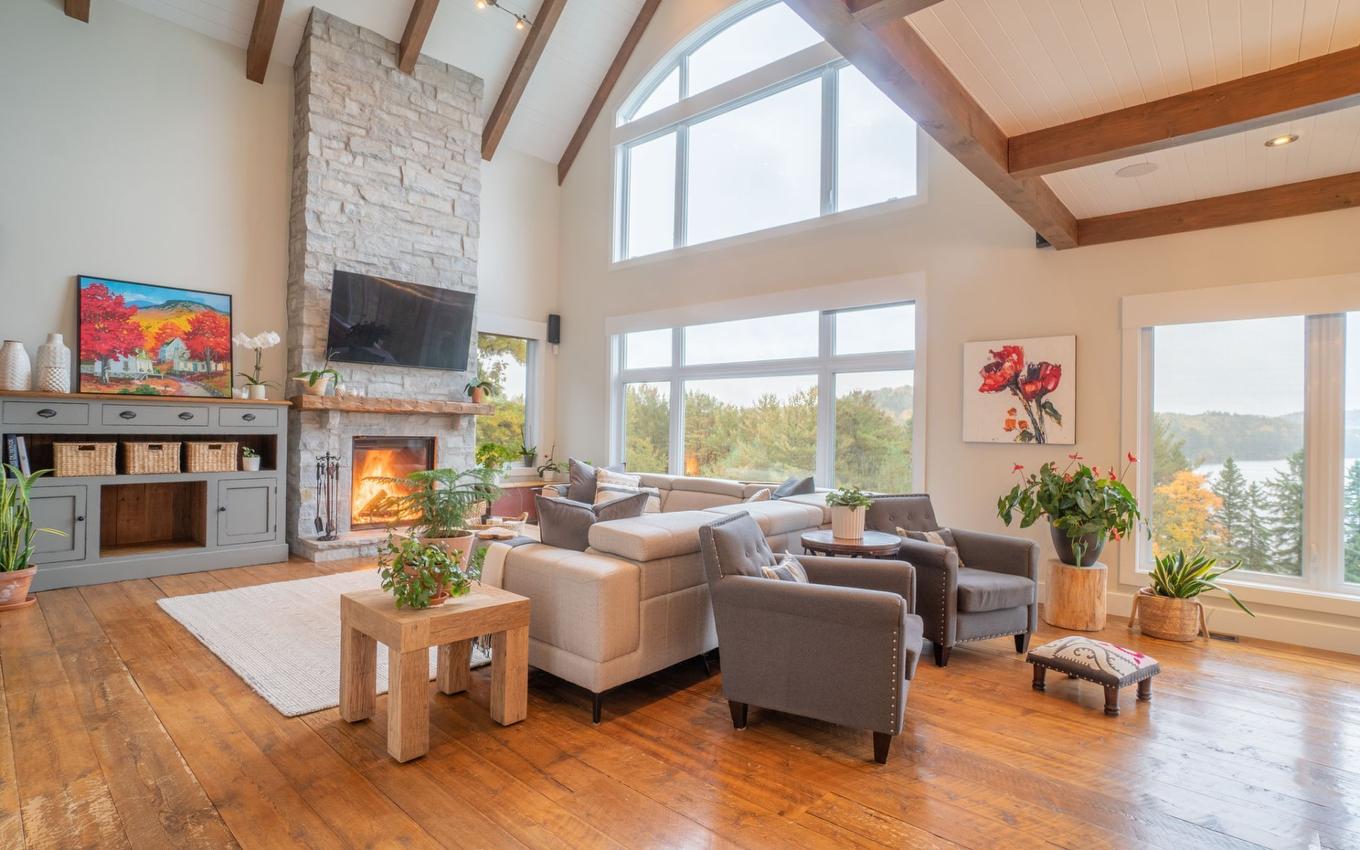 Living room - 5 Rue Champoux, Sainte-Béatrix, QC - Indoor Photo Showing Living Room With Fireplace