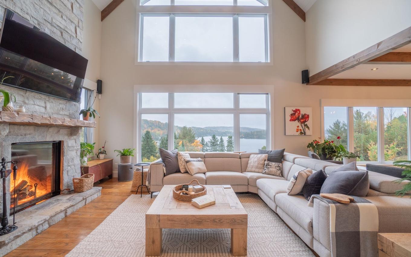 Living room - 5 Rue Champoux, Sainte-Béatrix, QC - Indoor Photo Showing Living Room With Fireplace