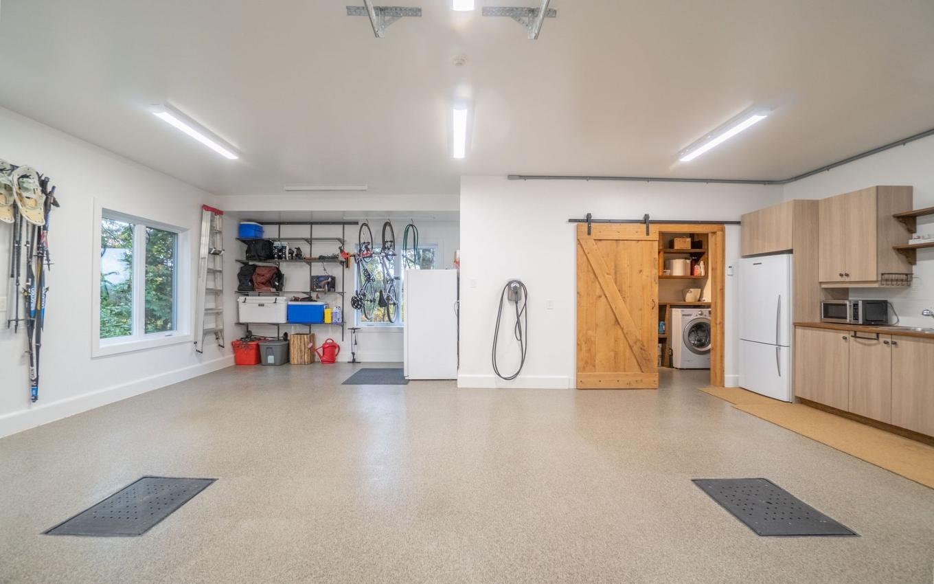 Garage - 5 Rue Champoux, Sainte-Béatrix, QC - Indoor