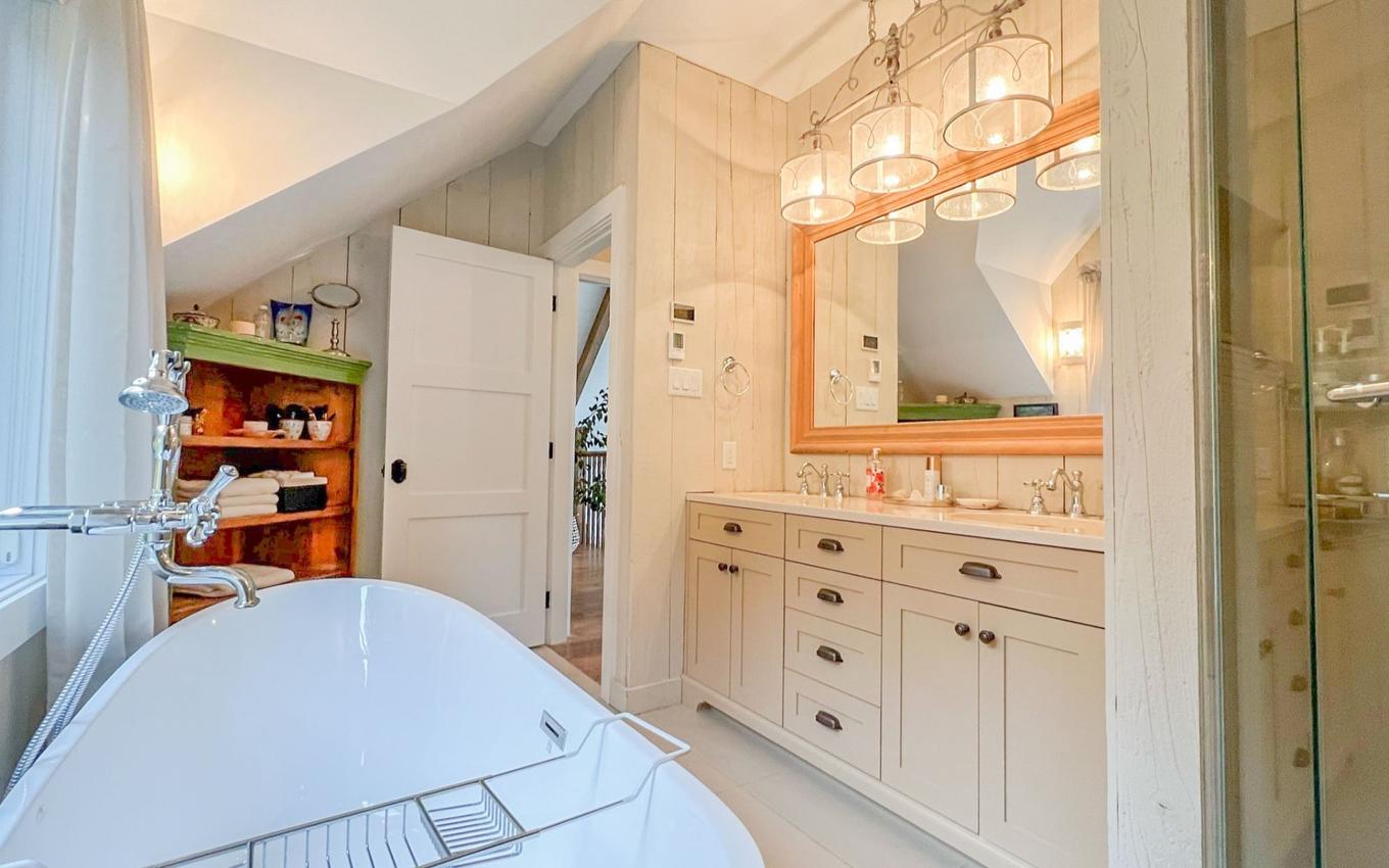 Ensuite bathroom - 5 Rue Champoux, Sainte-Béatrix, QC - Indoor Photo Showing Bathroom