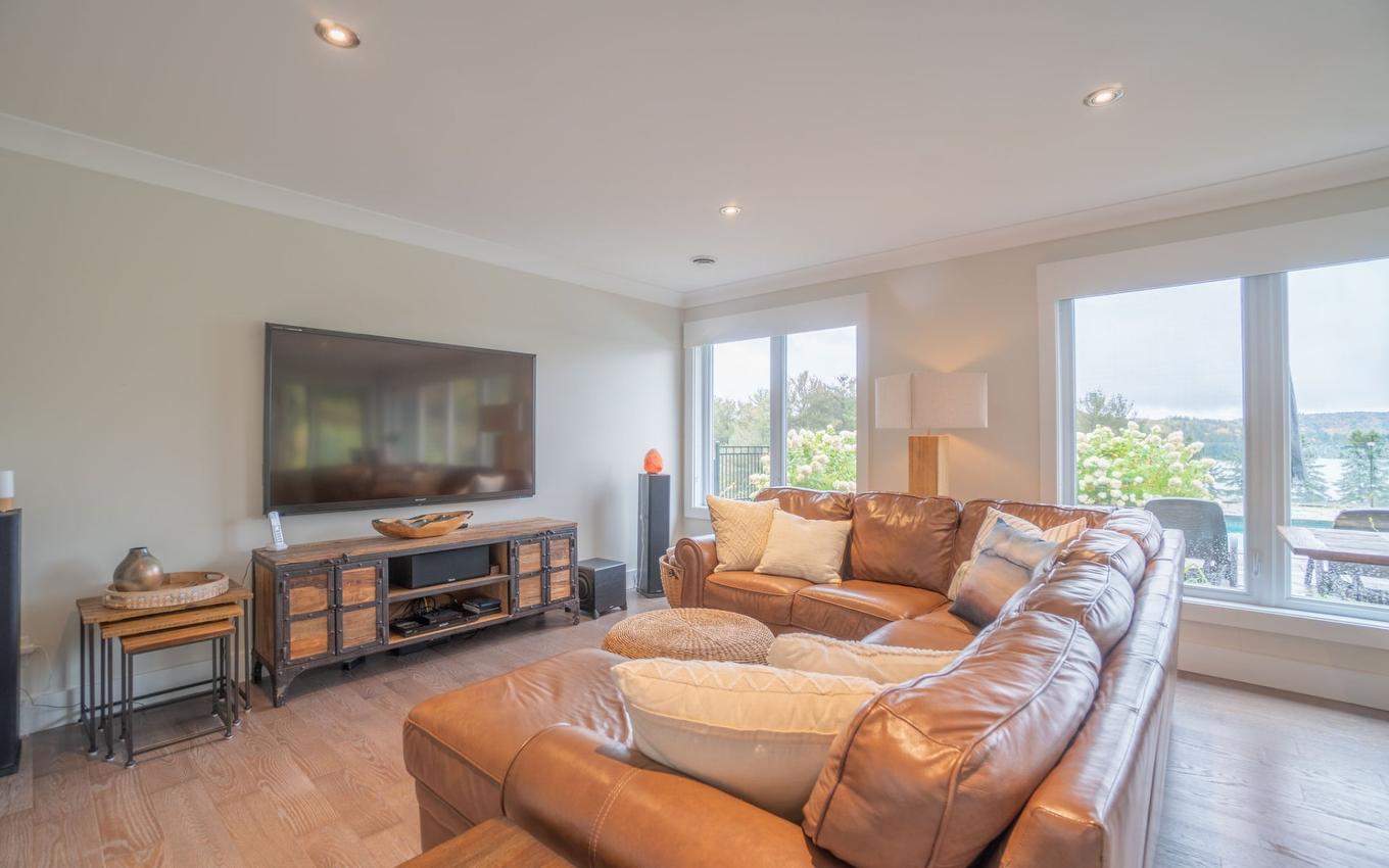 Living room - 5 Rue Champoux, Sainte-Béatrix, QC - Indoor Photo Showing Living Room
