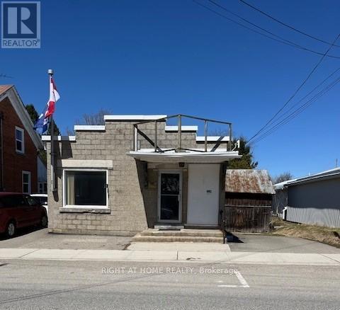 8 Main Street N, Rideau Lakes, ON