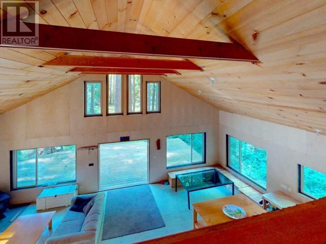 1157 Tennyson Rd, Savary Island, BC - Indoor Photo Showing Other Room