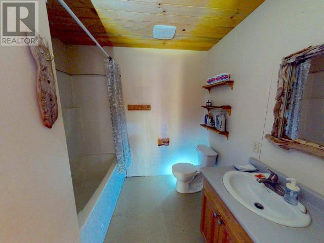 1157 Tennyson Rd, Savary Island, BC - Indoor Photo Showing Bathroom