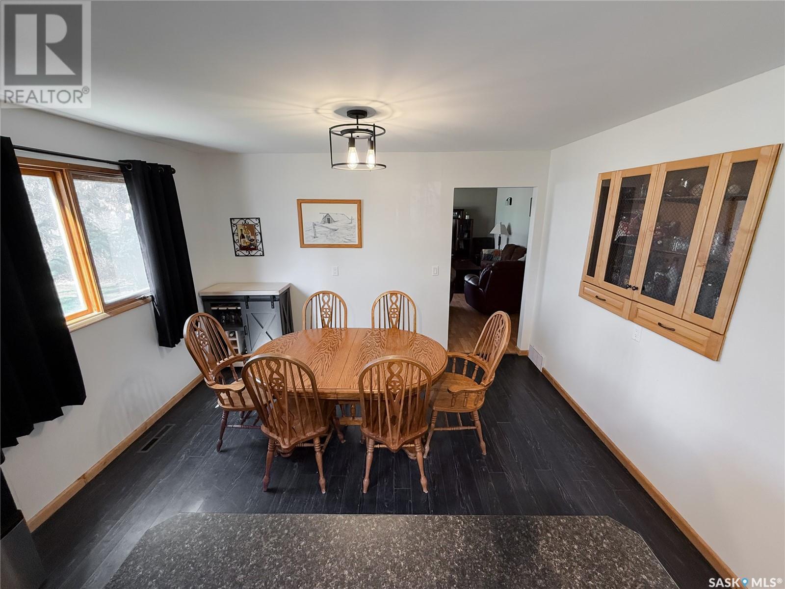208 1St Street E, Climax, SK - Indoor Photo Showing Dining Room