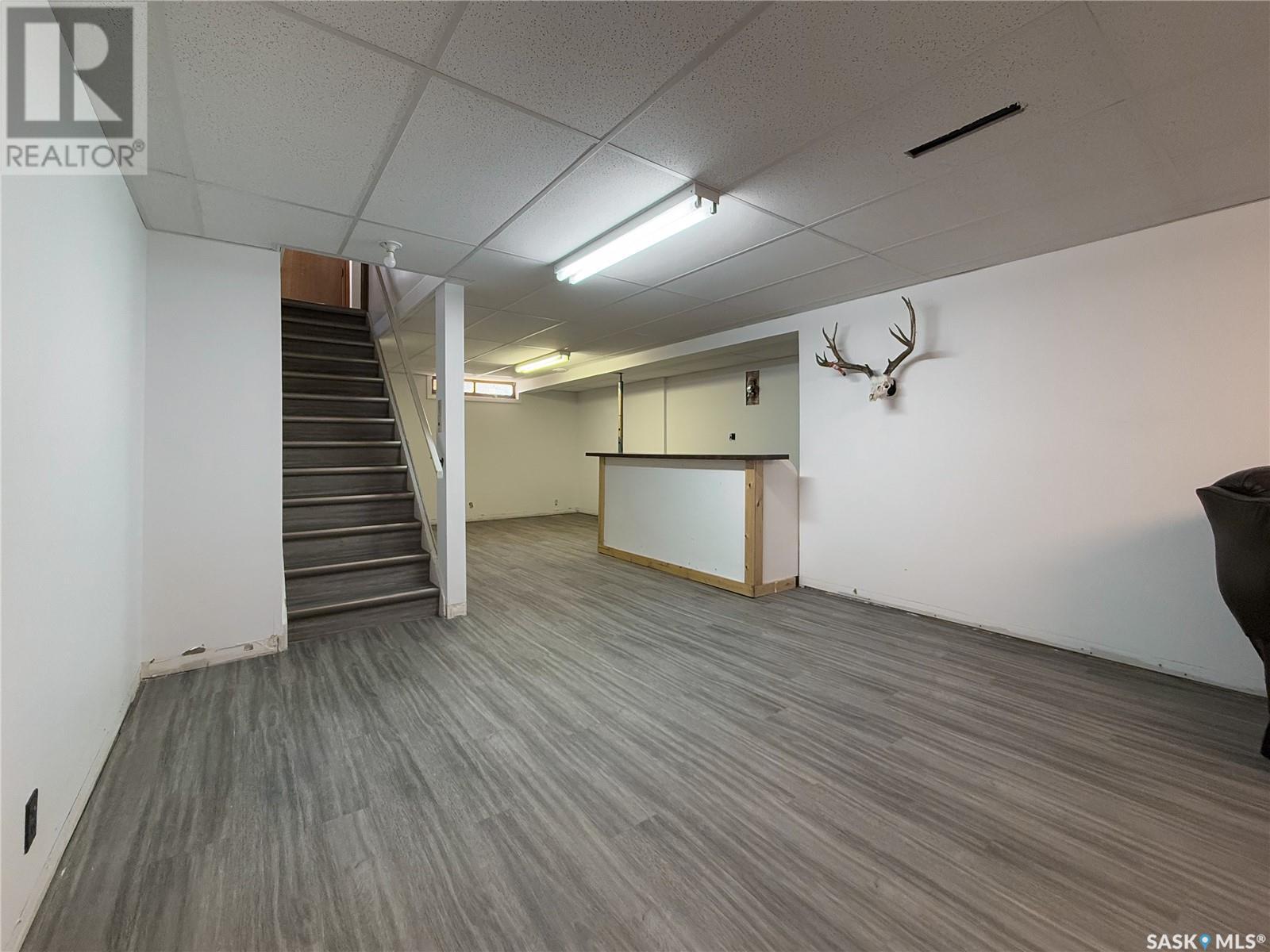 208 1St Street E, Climax, SK - Indoor