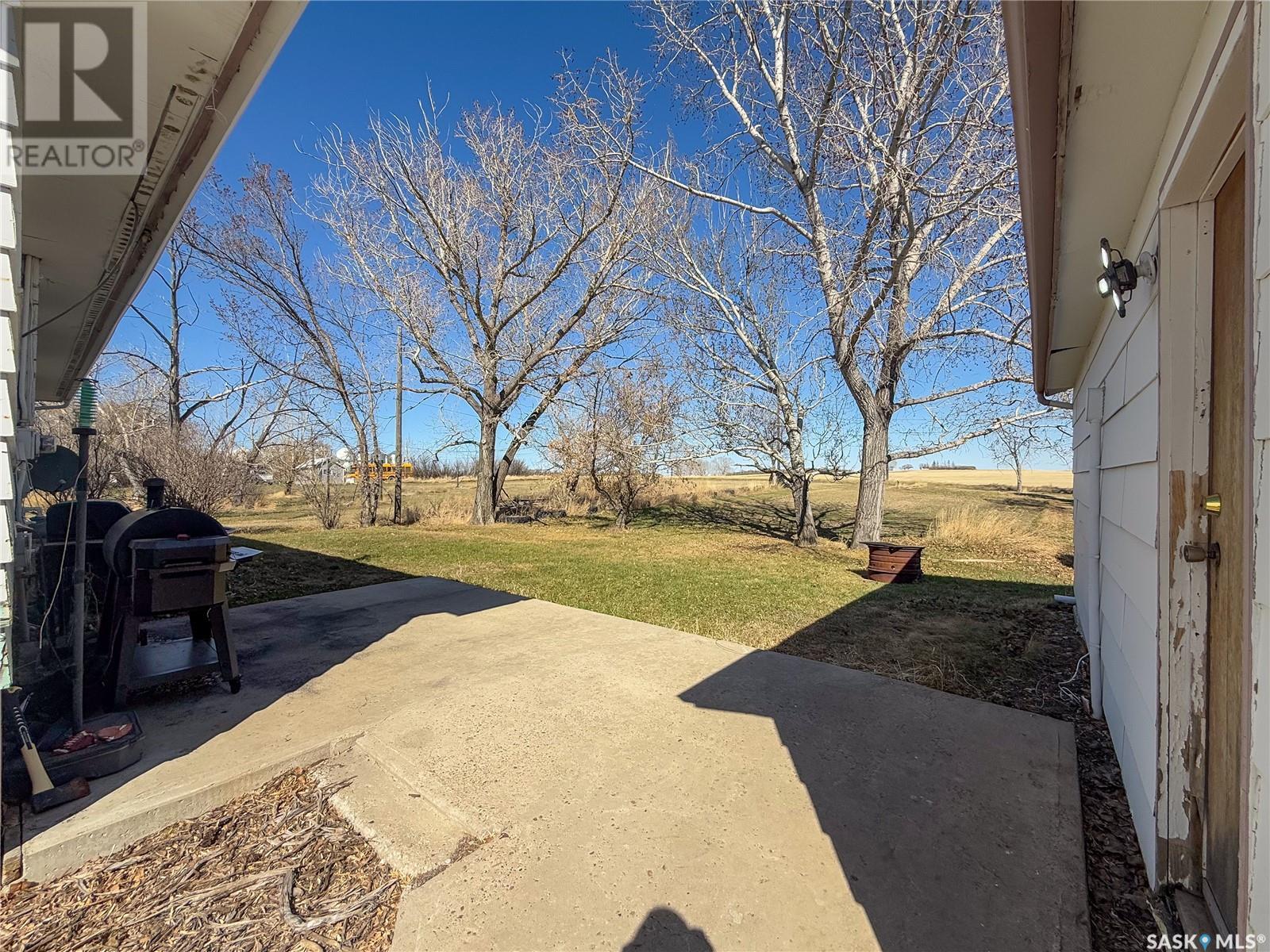 208 1St Street E, Climax, SK - Outdoor