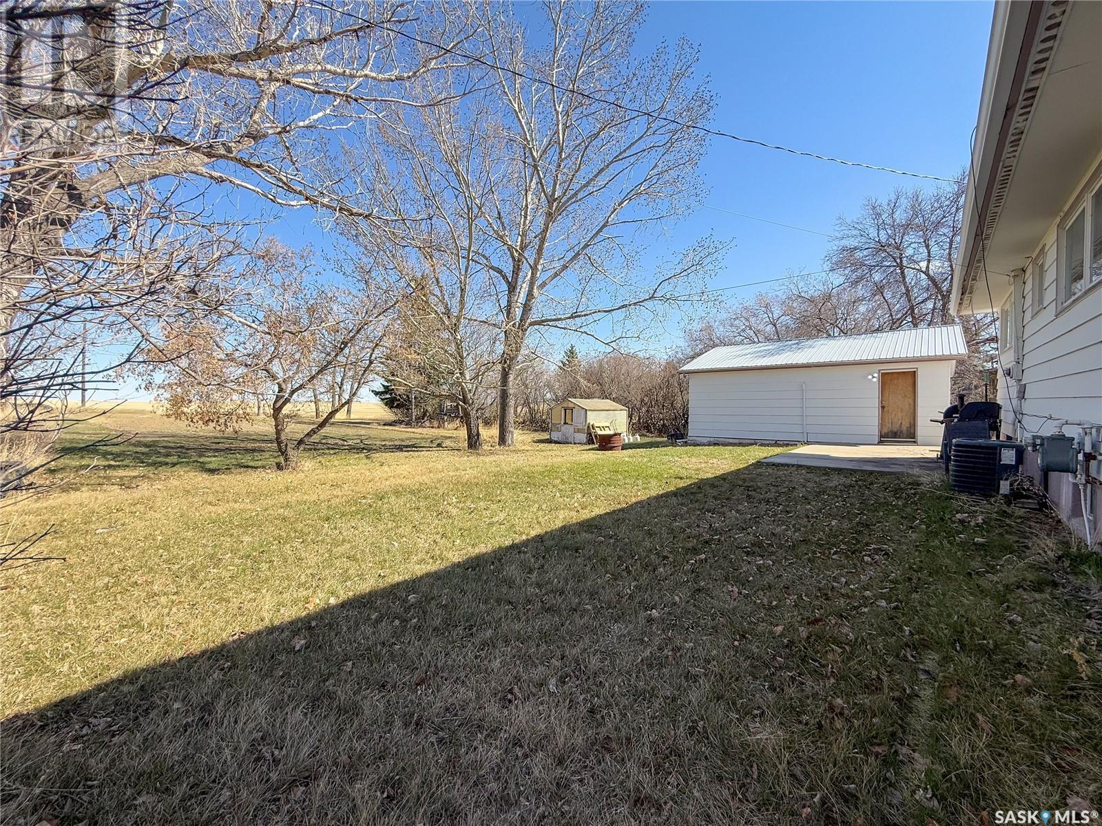 208 1St Street E, Climax, SK - Outdoor