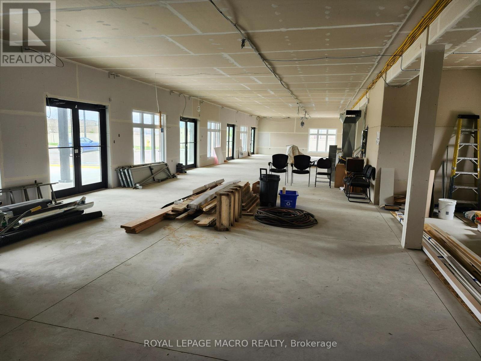 Interior - 415 Water Street S, Cambridge, ON