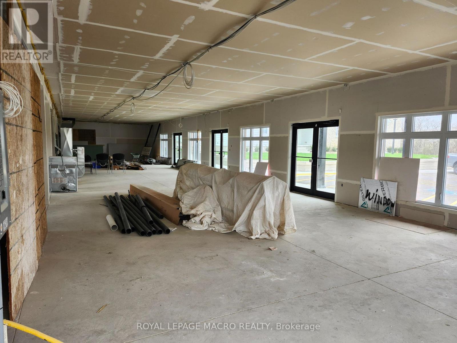 Interior - 415 Water Street S, Cambridge, ON