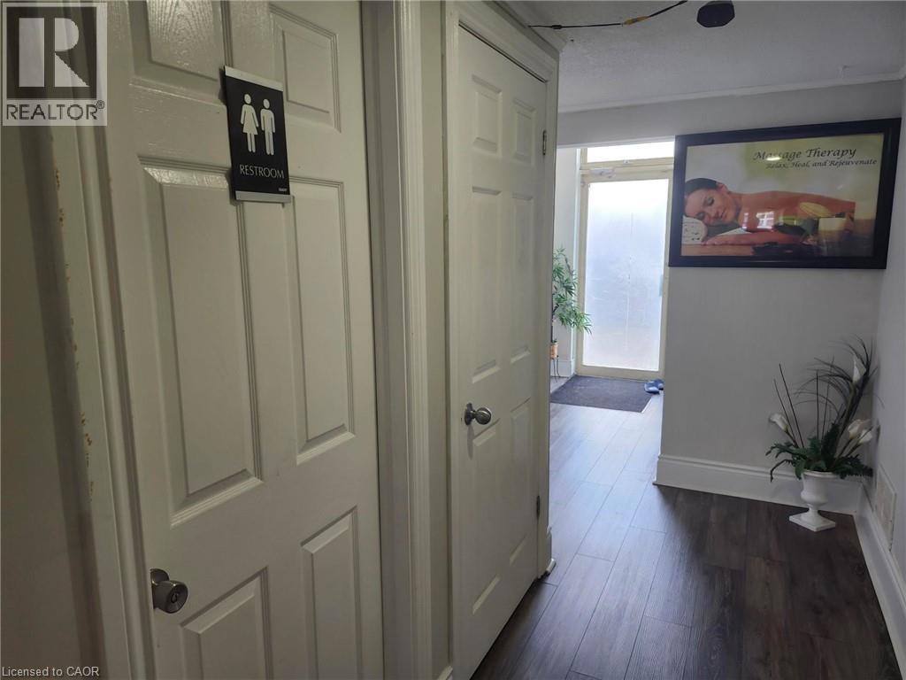 Main floor bathroom - 2200 Rymal Road E, Glanbrook, ON