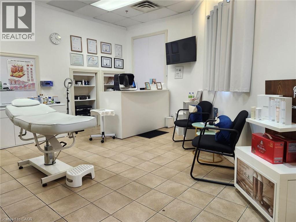 Another rented room - 2200 Rymal Road E, Glanbrook, ON