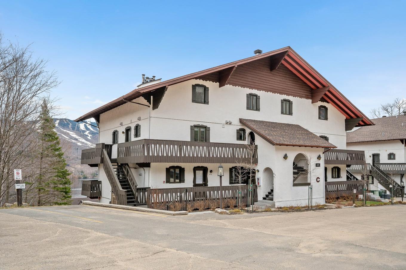 Frontage - 439-237 Ch. De Lac-Tremblant-Nord, Mont-Tremblant, QC - Outdoor