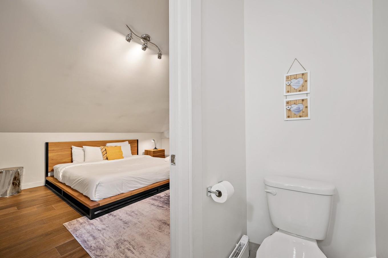 Powder room - 439-237 Ch. De Lac-Tremblant-Nord, Mont-Tremblant, QC - Indoor Photo Showing Bathroom