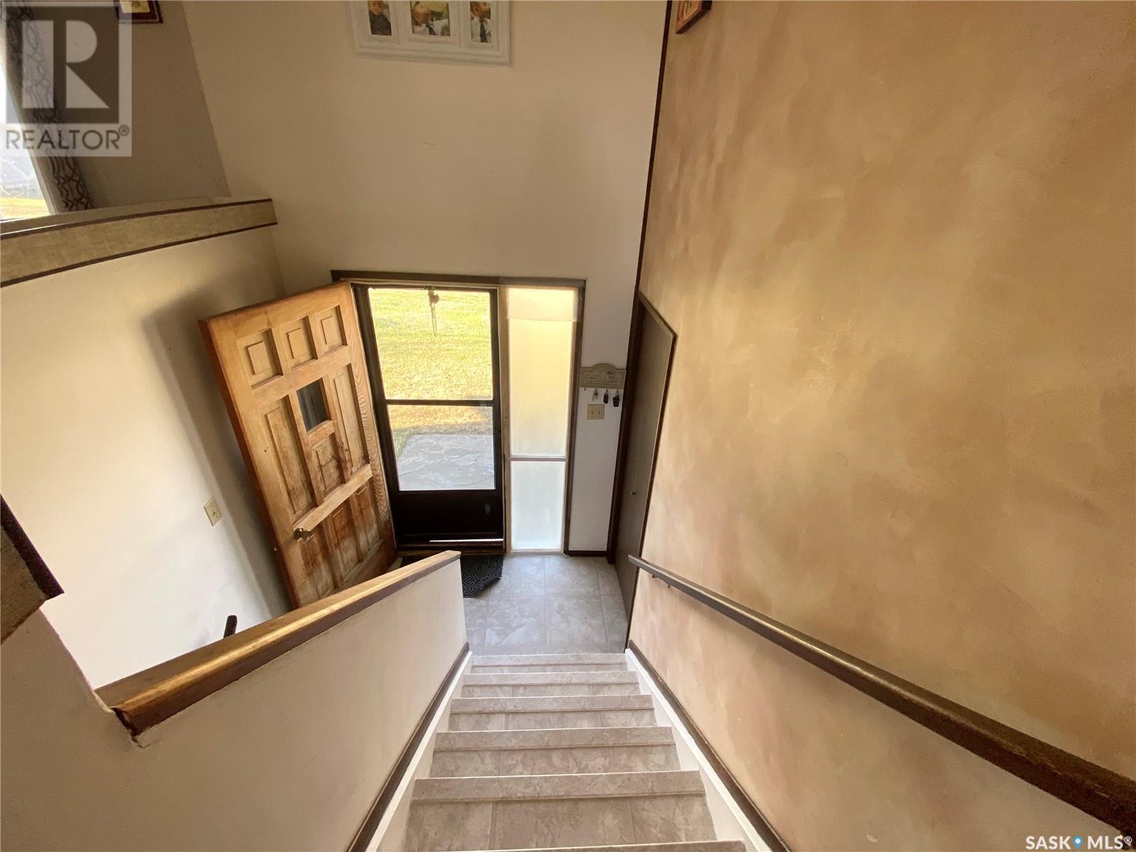 209 3Rd Avenue W, Frontier, SK - Indoor Photo Showing Other Room