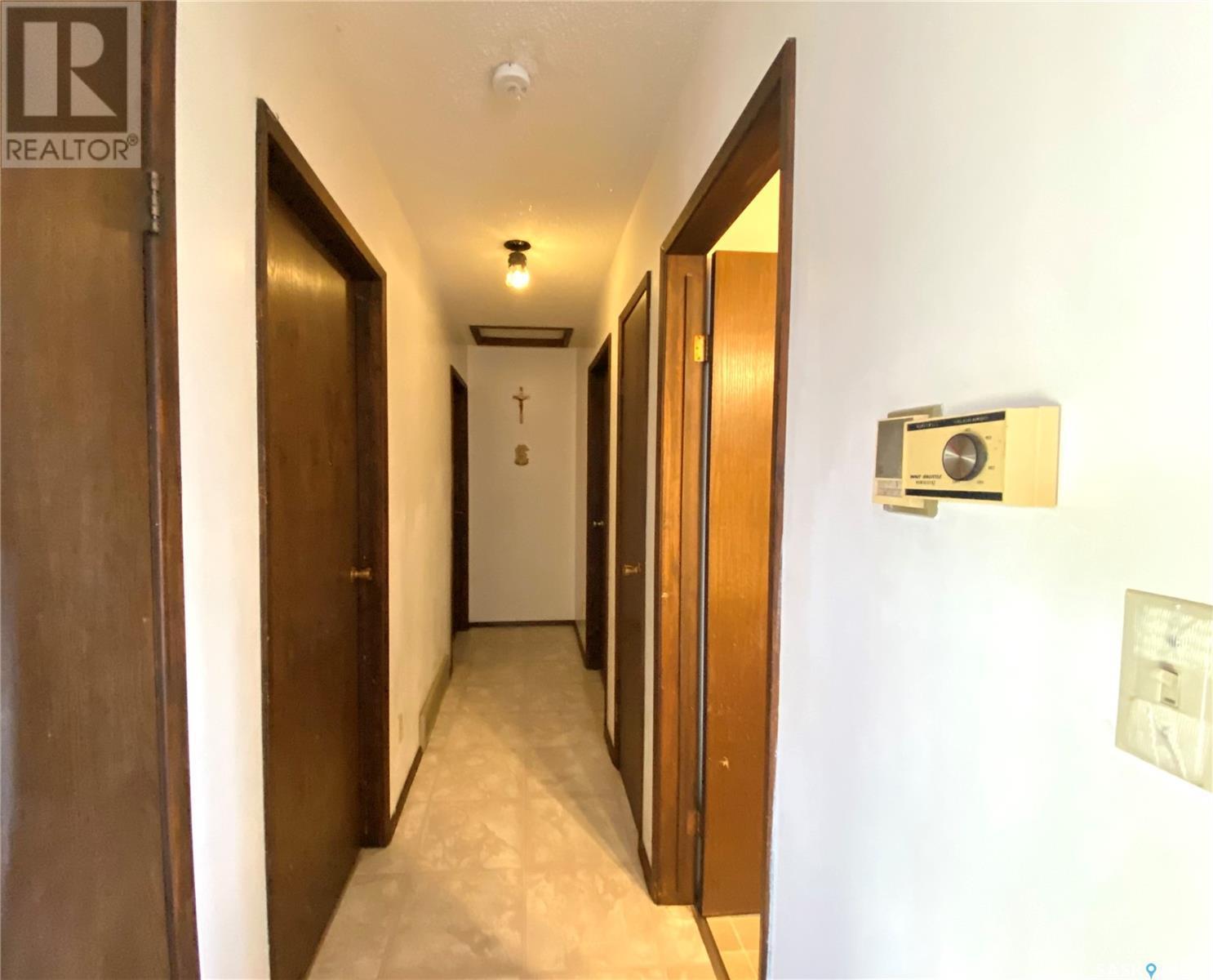 209 3Rd Avenue W, Frontier, SK - Indoor Photo Showing Other Room