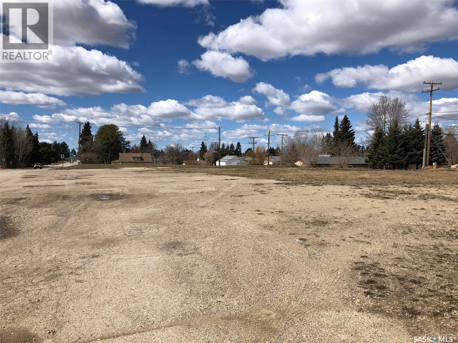 603-605 Nipawin Road E, Nipawin, SK