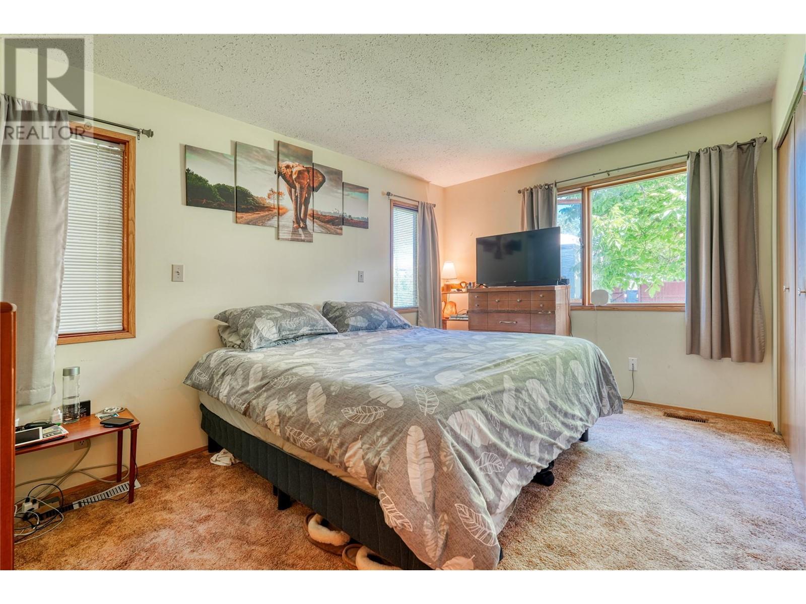 9 Harbour Key Drive, Osoyoos, BC - Indoor Photo Showing Bedroom